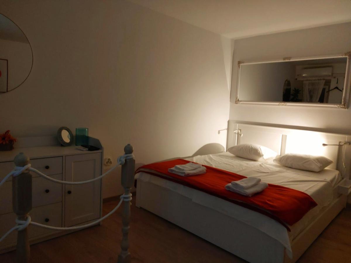 Sha La La - Charming, Unique Studio In A Historic Building Next To A Castle, Wifi, Smart Tv, Washer-Dryer Bakar Εξωτερικό φωτογραφία
