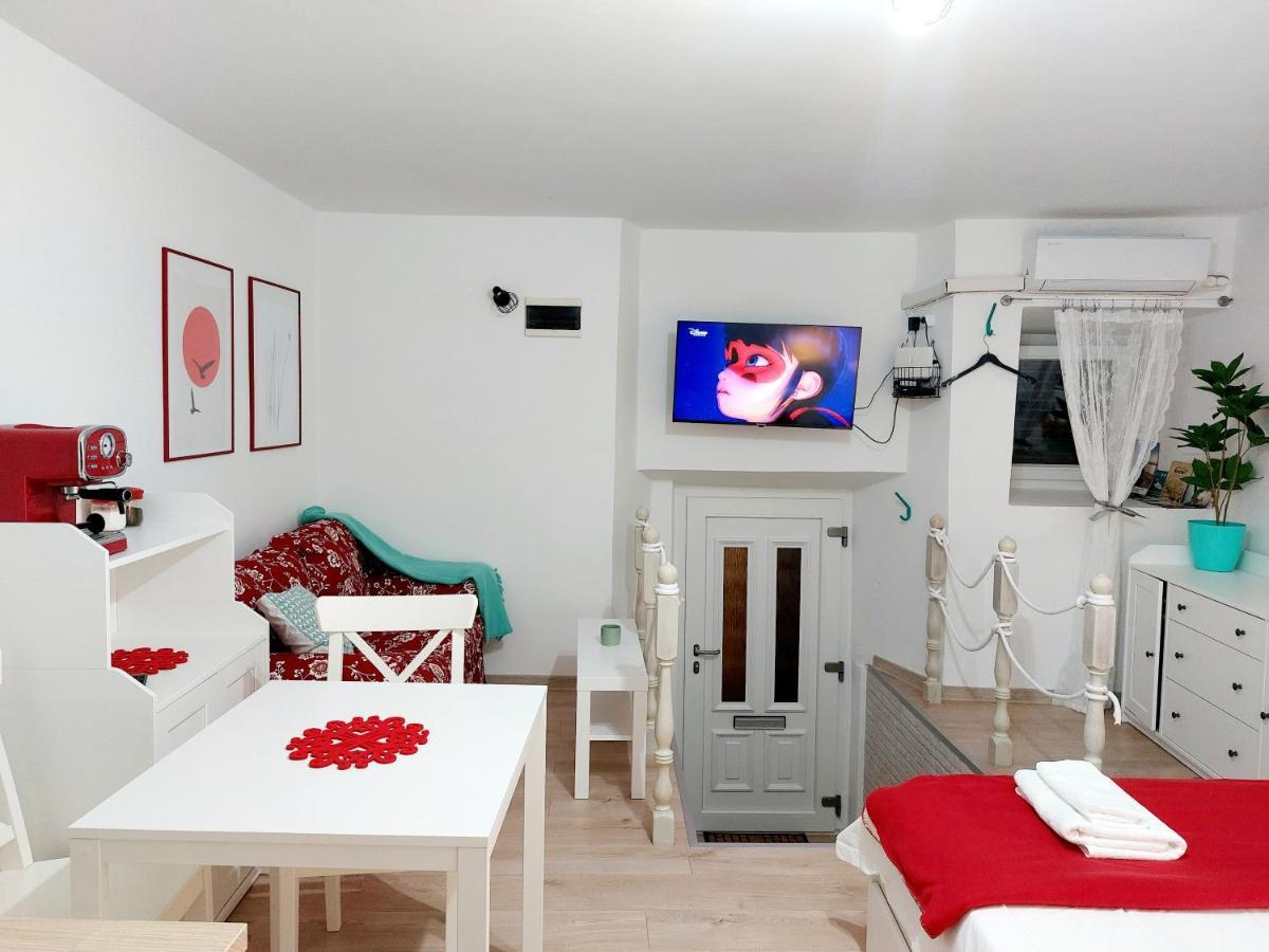 Sha La La - Charming, Unique Studio In A Historic Building Next To A Castle, Wifi, Smart Tv, Washer-Dryer Bakar Εξωτερικό φωτογραφία