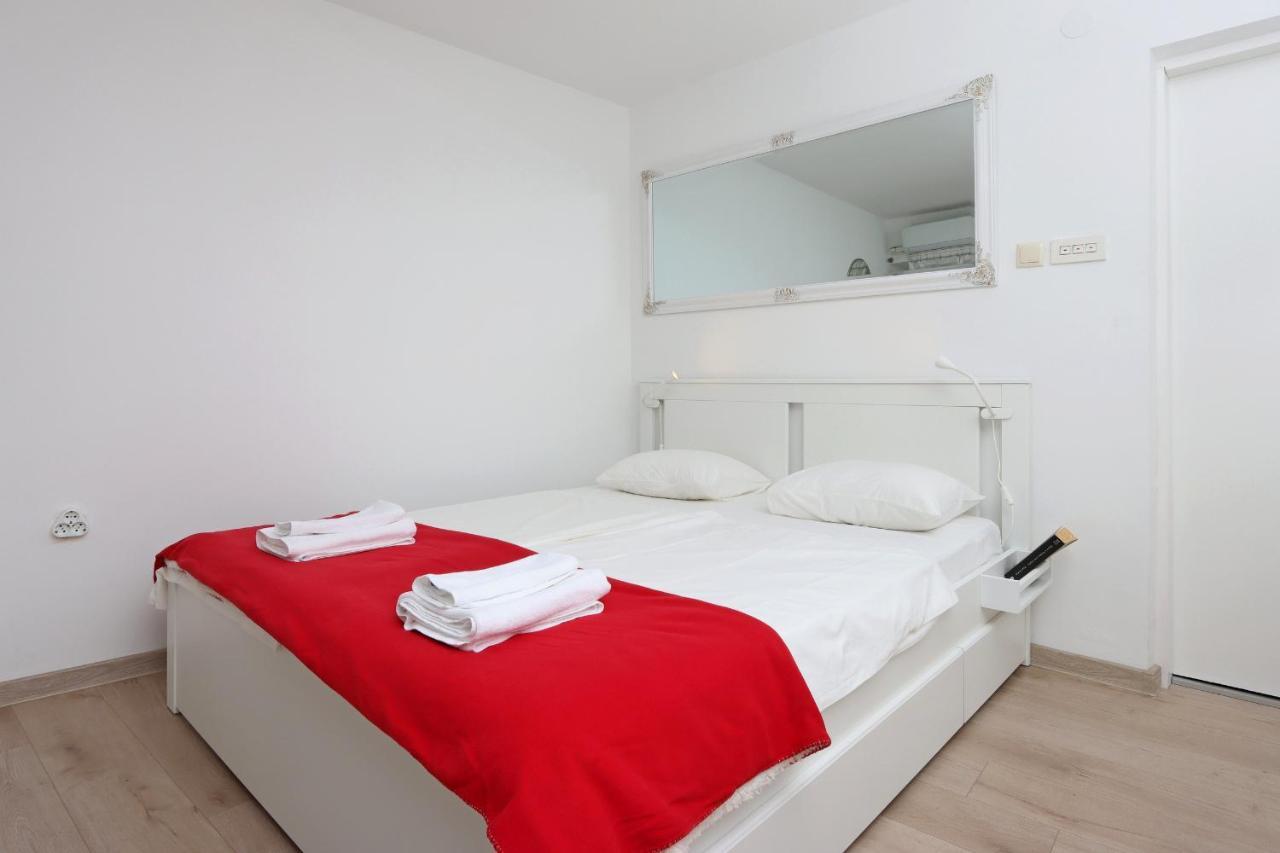 Sha La La - Charming, Unique Studio In A Historic Building Next To A Castle, Wifi, Smart Tv, Washer-Dryer Bakar Εξωτερικό φωτογραφία