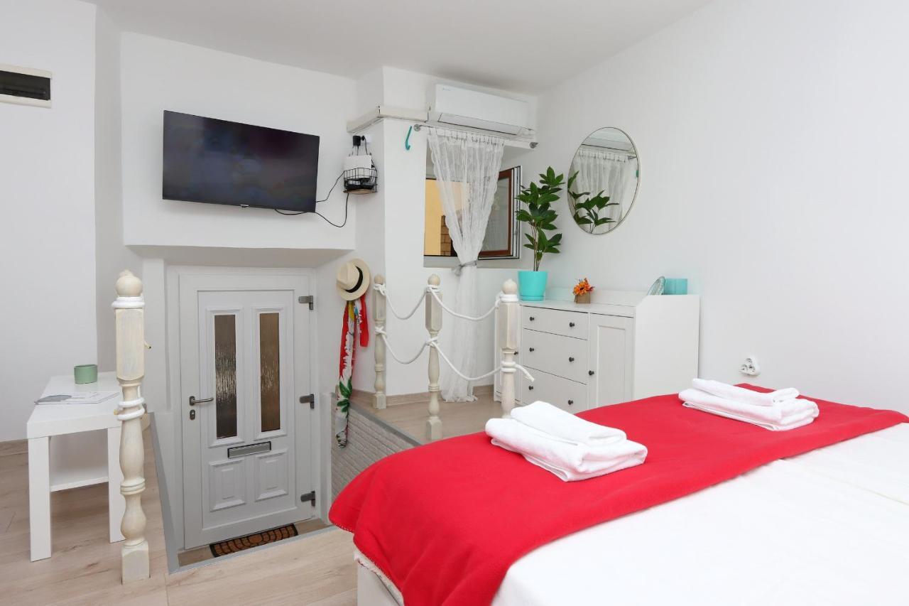 Sha La La - Charming, Unique Studio In A Historic Building Next To A Castle, Wifi, Smart Tv, Washer-Dryer Bakar Εξωτερικό φωτογραφία